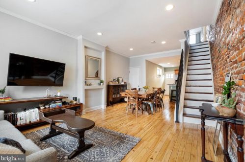 2011 Emily St, Philadelphia, PA 19145-2822