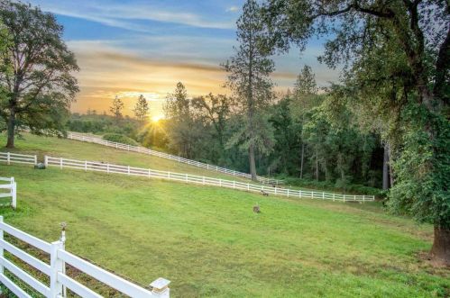 11713 Mathis Way, Grass Valley, CA 95949-9772
