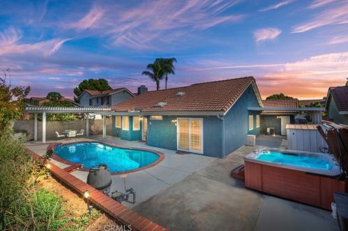 5390 Civetta Ln, Riverside, CA 92505-2482