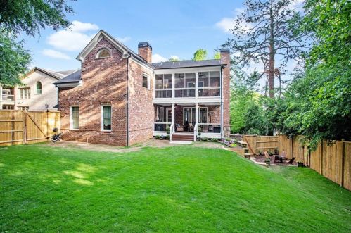 284 Hedden Rd, Atlanta GA  30342-2768 exterior