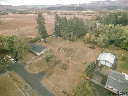 795 Holly Ln, Lebanon OR  97355-2936 exterior