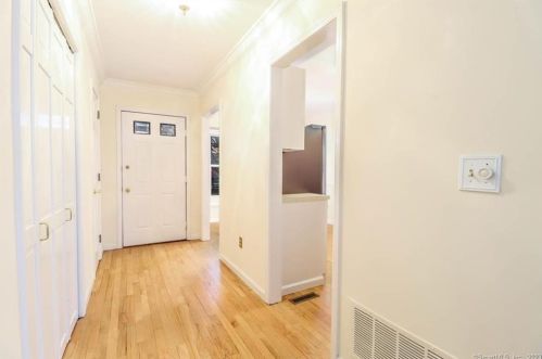 86 Fawn Ridge Ln, Norwalk, CT 06851-1137