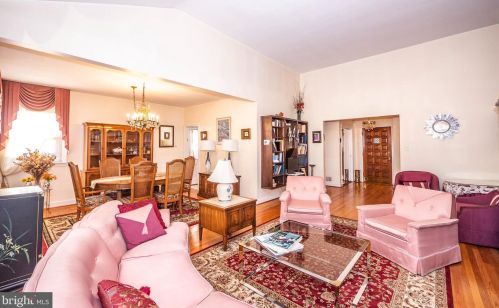 8921 2 Ave, Silver Spring MD 20910-2149 exterior