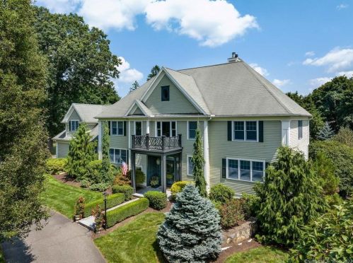 172 Catalpa Rd, Wilton CT  06897-2004 exterior
