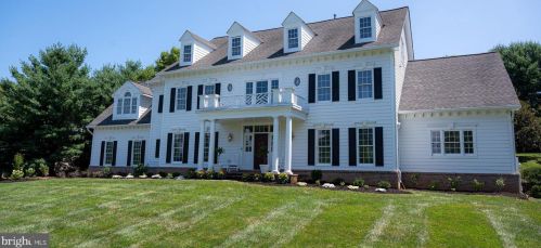 333 Sinegar Pl, Great Falls, VA 22066-1141