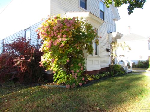 15 School St, Lisbon, ME 04252-1510