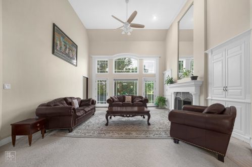 6972 Fieldstone Dr, Willowbrook IL  60527-6969 exterior