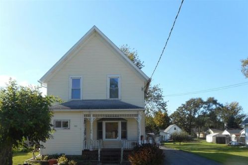 240 3rd St, Capron, IL 61012-9614