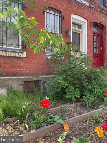 426 43rd St, Philadelphia, PA 19104-3935