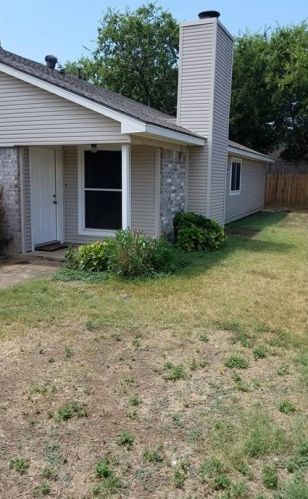 908 Cottonwood Trl, Fort Worth TX  76126-2704 exterior