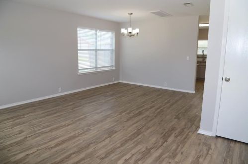 1816 Two Hawks Dr, Fort Worth TX  76131-5421 exterior