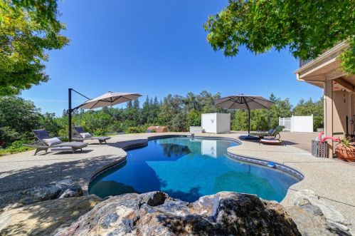 580 Gayl Dr, Cape Horn, CA 95713-9004