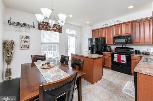 14 Tylers Ct, Somerdale, NJ 08083-3005