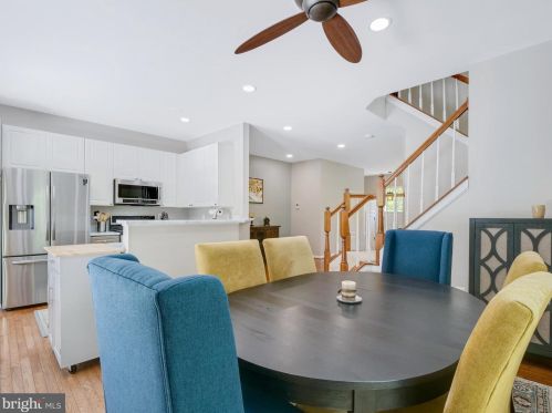 12001 Edgemere Cir, Herndon VA  20190-3256 exterior