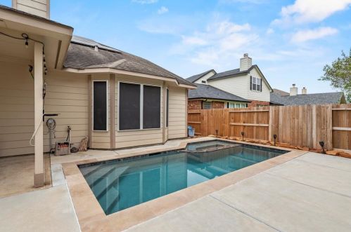 7511 Lone Star Jct St, Richmond TX 77406-7069 exterior