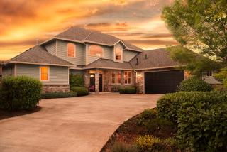 2548 Meridian Ct, Woodburn, OR 97071-7685