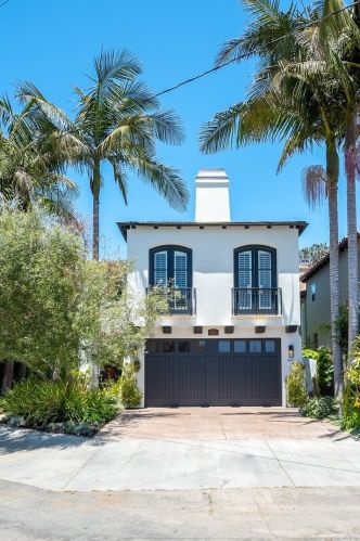 587 26th St, Manhattan Beach, CA 90266-2208