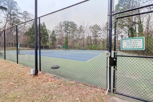 3 Iron Bound Pl, Atlanta GA  30318-1424 exterior