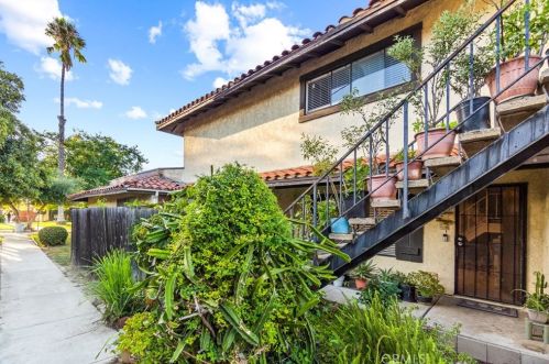 3933 Mcfadden Ave, Santa Ana, CA 92704-1350