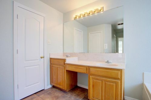 7020 Lomo Alto Dr, Fort Worth TX  76132-3562 exterior