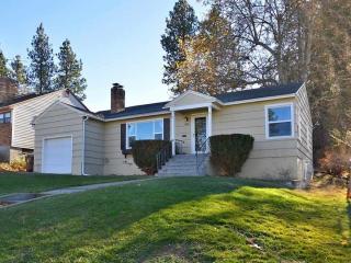 805 16 Ave, Spokane WA  99203-3560 exterior