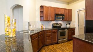 2323 Mccue Rd, Houston TX  77056-4683 exterior
