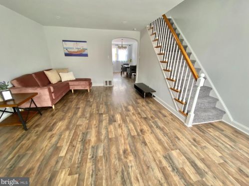 7110 Lynford St, Philadelphia, PA 19149-1112