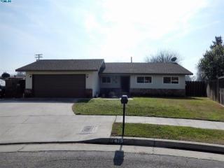 479 Garden Ct, Tulare, CA 93274-2105
