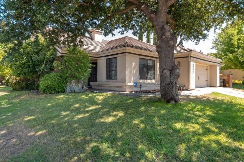 5232 Dipper Way, Elk Grove, CA 95758-5217