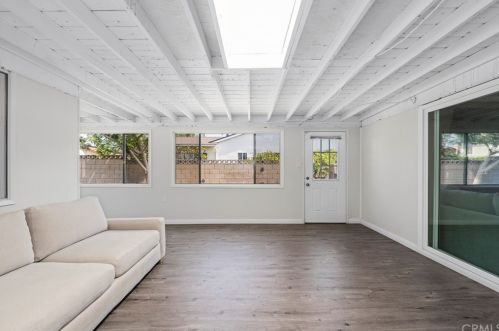 22631 Hickory Ave, Torrance CA  90505-2945 exterior