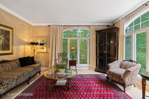 9301 Falling Waters Dr, Willowbrook IL  60527-0718 exterior