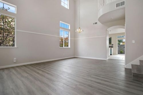 2004 Rochester Ct, Tracy, CA 95377-2203