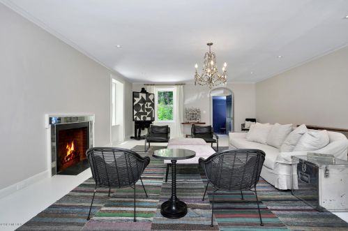 131 Old Mill Rd, Greenwich CT  06831-3015 exterior