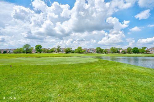 1547 Pine Lake Dr, Naperville IL  60564-9791 exterior