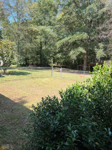 3955 Hwy 138, Stockbridge GA 30281-5627 exterior