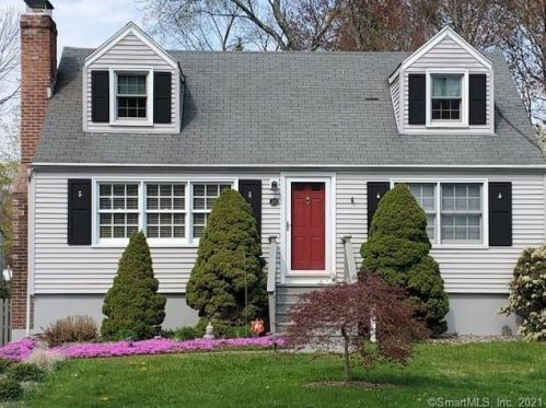 25 Carlin St, Norwalk, CT 06851-3004