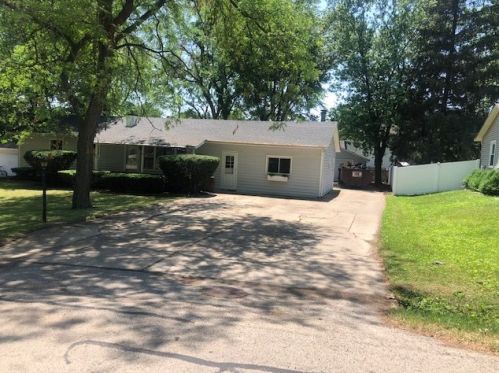 1316 Brandywine Cir, Batavia, IL 60510-3518