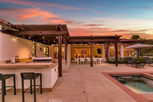 1769 Green Orchard Pl, Riverside CA  92508-8746 exterior