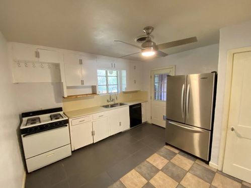 1211 Bentwood Rd, Austin, TX 78722-1011