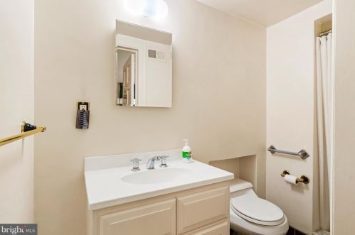 21 Elm Rd, Princeton NJ  08540-2501 exterior