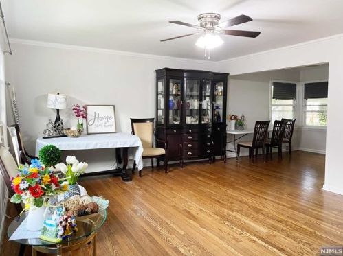 576 Hillcrest St, Teaneck, NJ 07666-1628