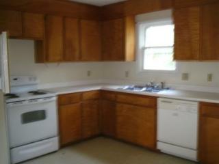 604 Picadilly Sq, Cayce-West Columbia SC  29033-1474 exterior