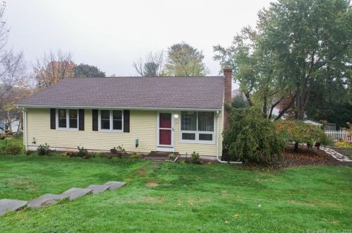 39 Maryland Dr, Middlefield CT  06455-1005 exterior