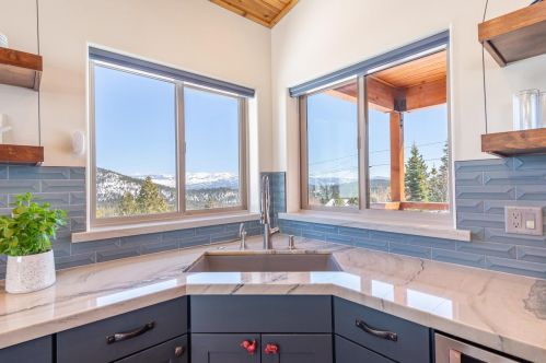 14574 Wolfgang Rd, Truckee CA  96161-6905 exterior