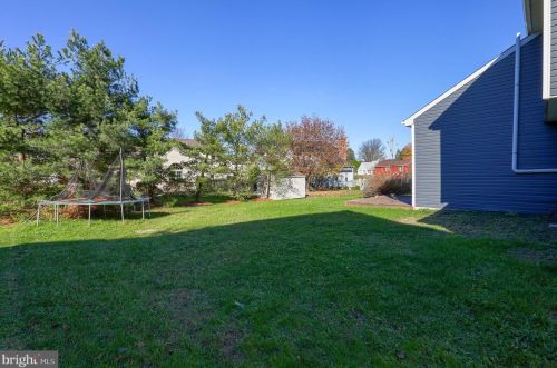 1551 Dunmore Dr, Lancaster PA  17602-1247 exterior