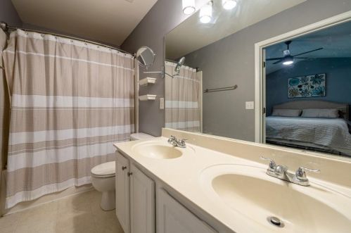 5106 Manerdale Dr, Atlanta GA  30339-0105 exterior