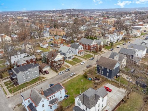 1912 Delaware Ave, Cincinnati OH  45212-3621 exterior