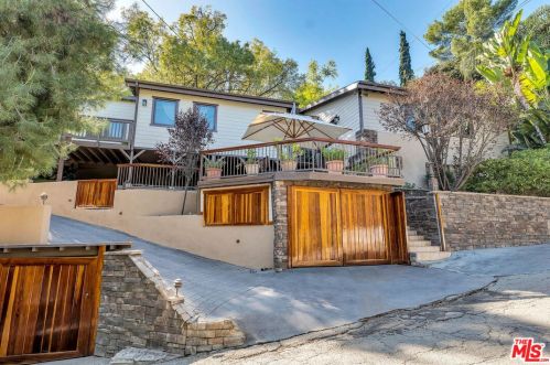 21832 Canon Dr, Topanga, CA 90290-4329