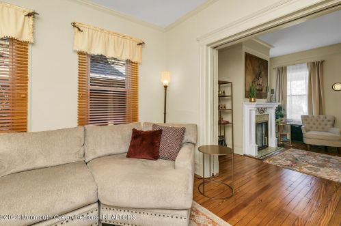 35 Leroy Pl, Tinton Falls NJ  07701-1712 exterior