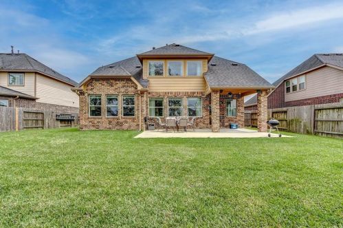 9306 Wheatfield Ln, Richmond TX 77469-5358 exterior